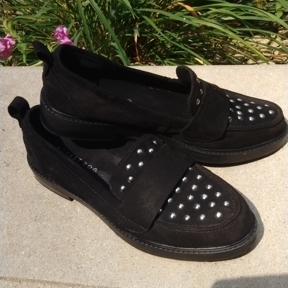 Rocket Dog Watson black suede loafer with studs size 6.5